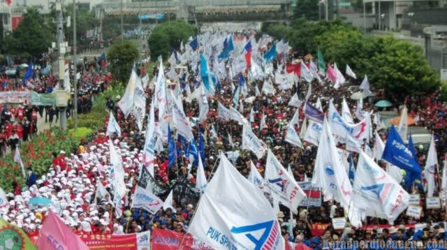 Ketika Jalanan Mulai Sunyi Ketika Jalanan Mulai Sunyi