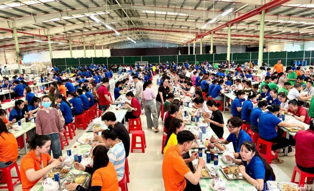 Uang Makan Tidak Ada,  Buruh Jangan Diam