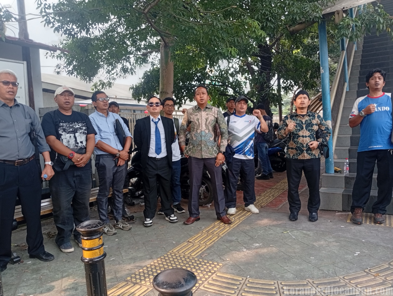 Berita Foto: Mereka yang Tak Pernah Mangkir Sejak Perkara Dimulai