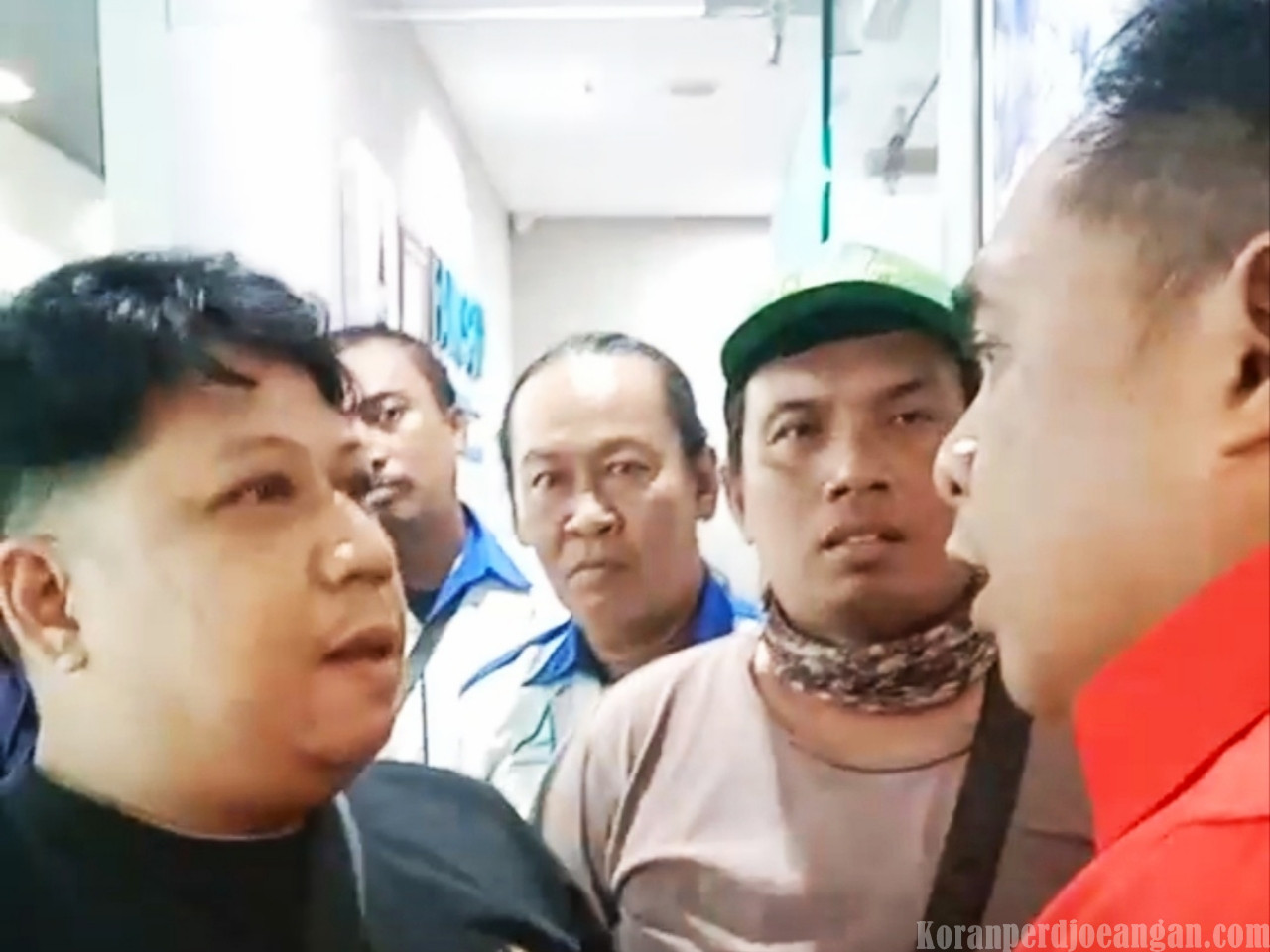 ​Hak Pesangon Dihilangkan, Ratusan Mantan Pekerja PT Firna Glass Geruduk Kantor Kurator