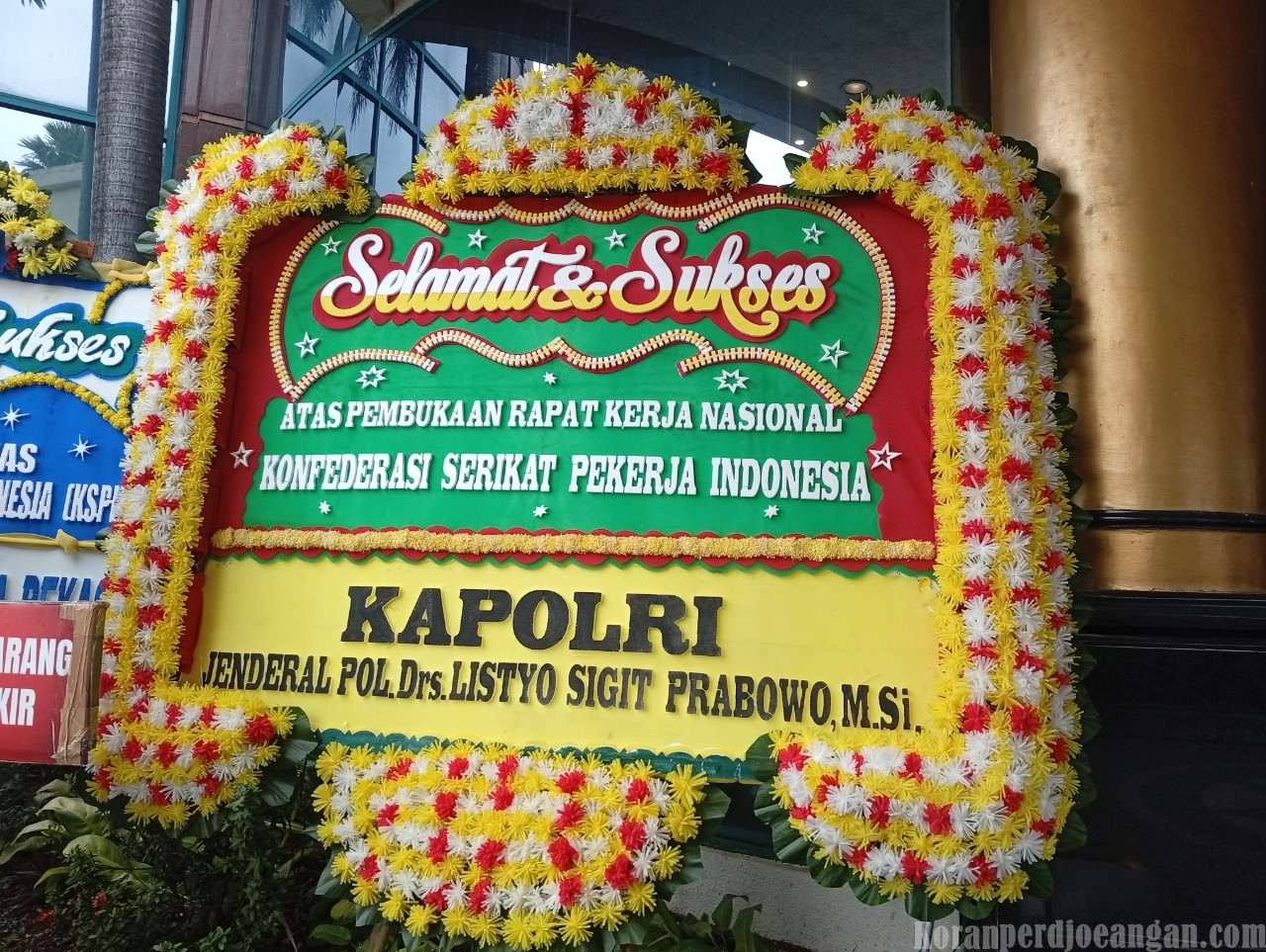 Banjir Karangan Bunga Sambut Rakernas KSPI 2026, Simbol Dukungan Gerakan Buruh