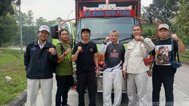 FSPMI Gelar Aksi Unjuk Rasa Solidaritas di Kantor Pusat Caterpillar, Desak Batalkan PHK Ketua Serikat
