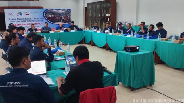 Training Trainer Module (TTM 1) Batch 2: Rizky Pradeta Bawakan Materi Kebebasan Berserikat