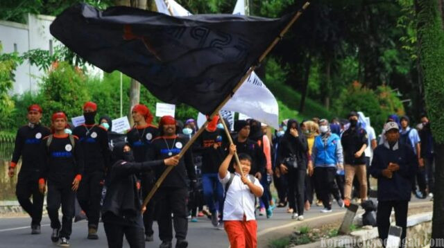 Beberapa Gebrakan Gerakan Buruh yang Kini Hasilnya Dirasakan Rakyat Pekerja
