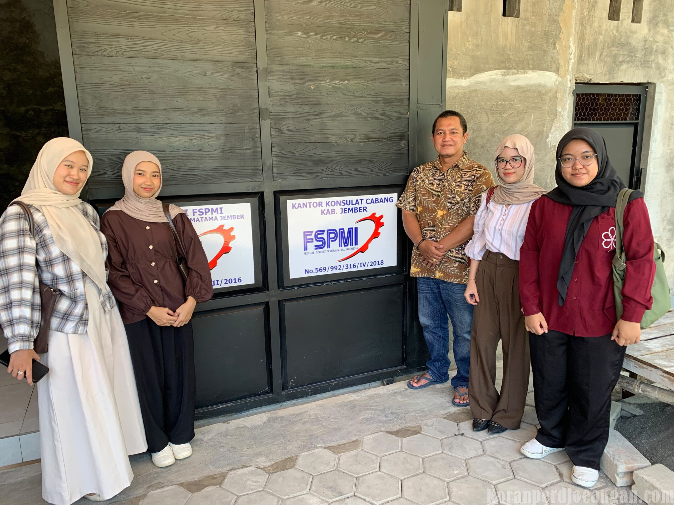 Mahasiswa Ekonomi Pembangunan UNEJ Lakukan Wawancara dengan KC FSPMI Jember Bahas Isu Upah Pekerja