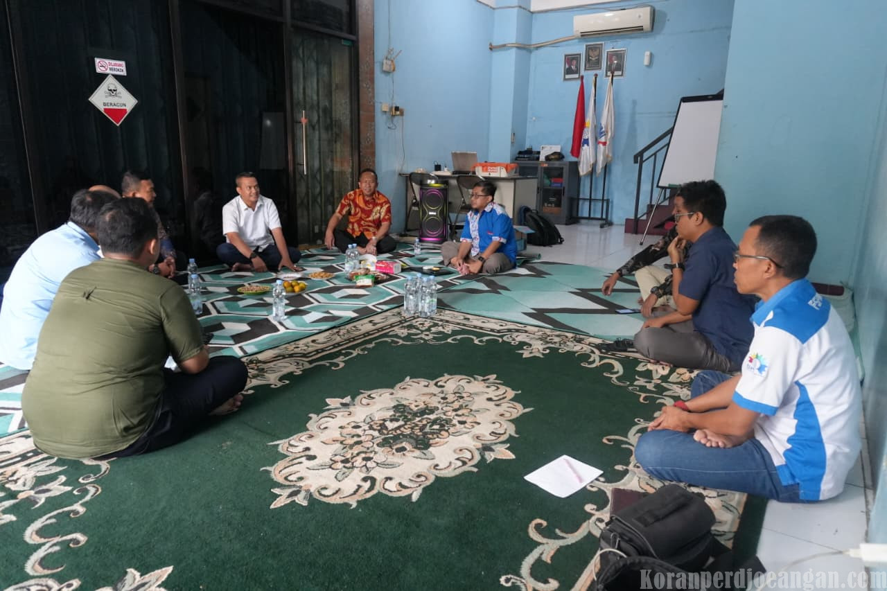 Kementerian HAM Kanwil Jatim Datangi Sekretariat FSPMI, Ada Apa?