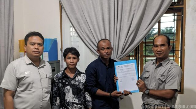 PUK SPPK FSPMI Resmi Serahkan Pencatatan Serikat ke Manajemen PT. RSS Kampar