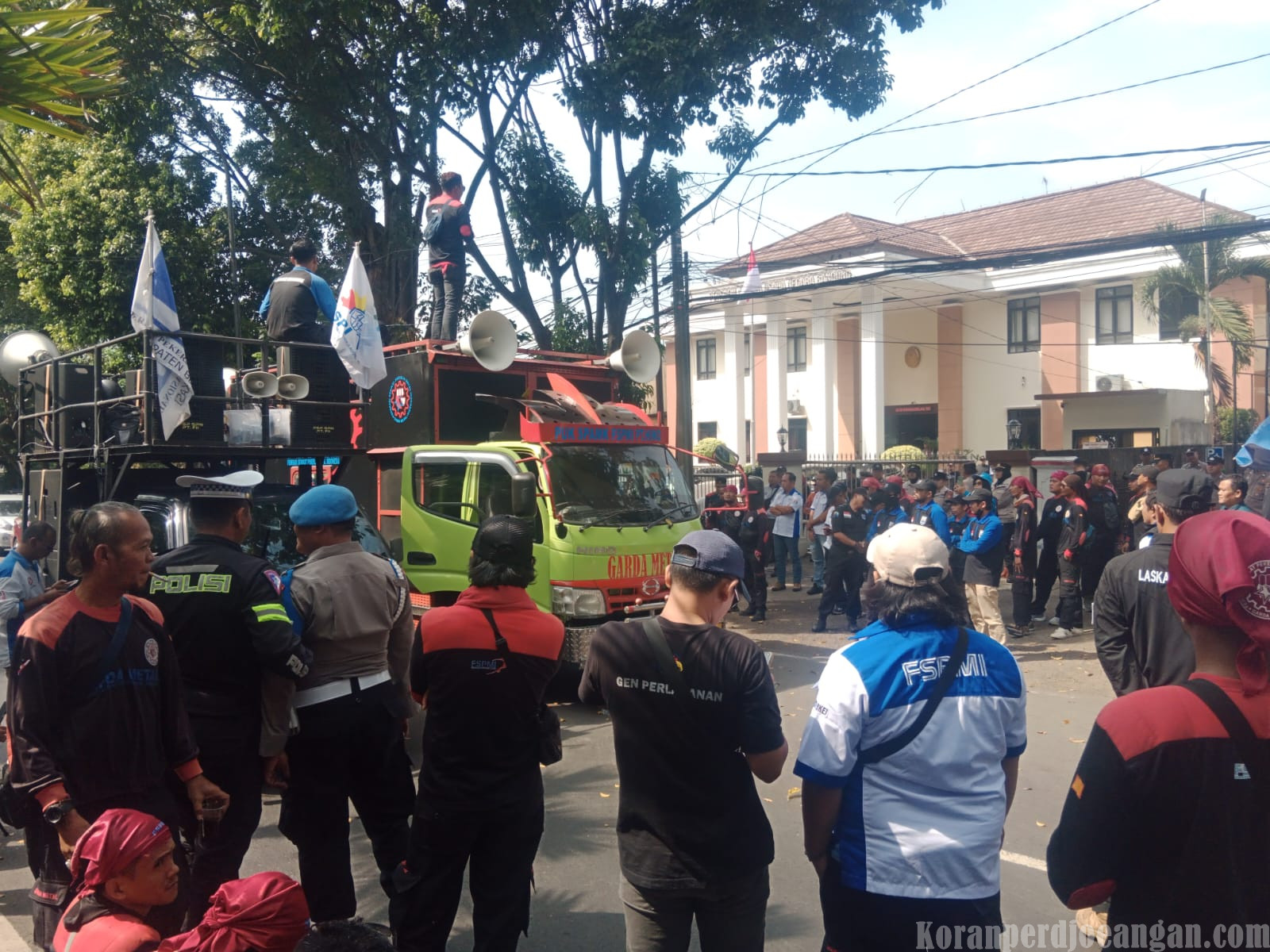 Buruh KSPI Kembali Geruduk PTUN Bandung, Kawal Sidang Gugatan UMSK 2026 Jawa Barat