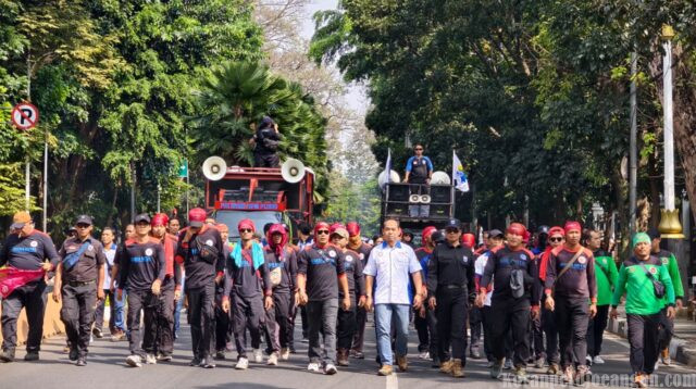 Mobil Komando Nasional FSPMI Hino Kembali Menjadi Saksi Bisu Perjuangan Buruh Jawa Barat
