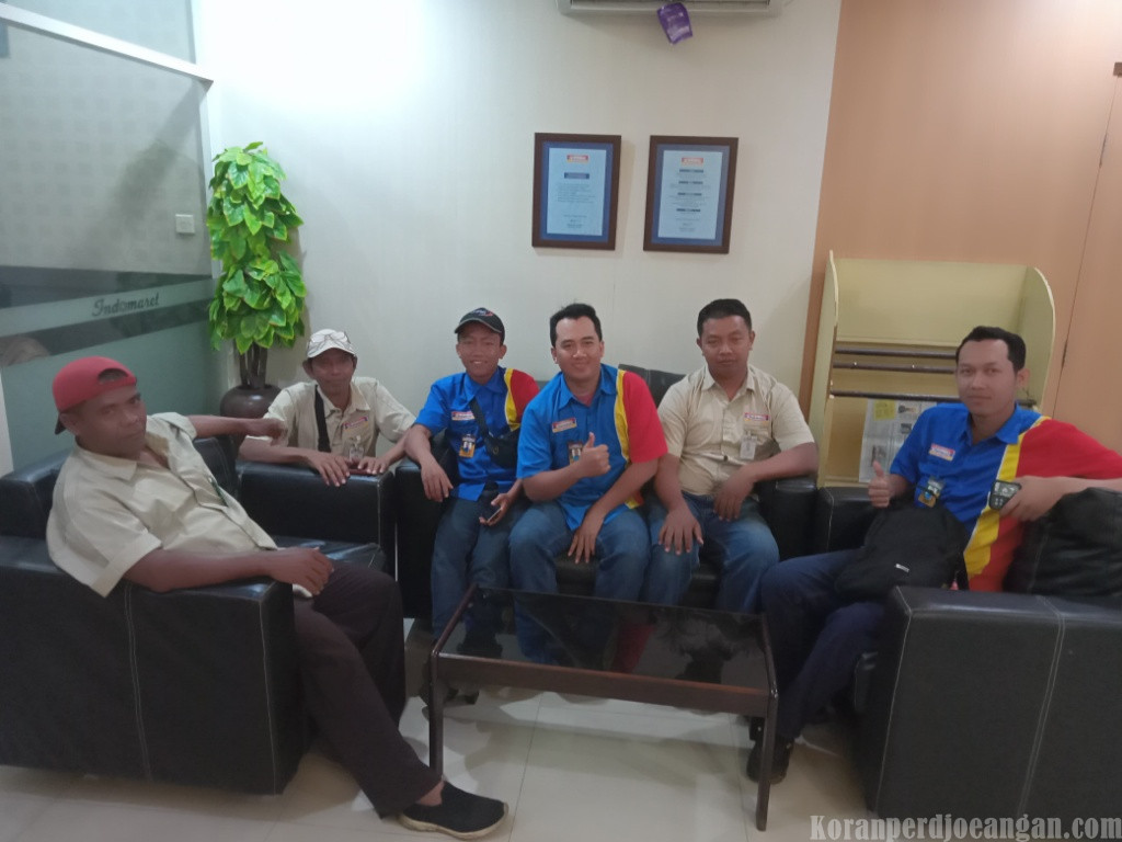 FSPMI Jember Tunjukkan Solidaritas dengan Mendampingi Anggota yang Mendapat Undangan IC di PT Indomarco Prismatama Jember