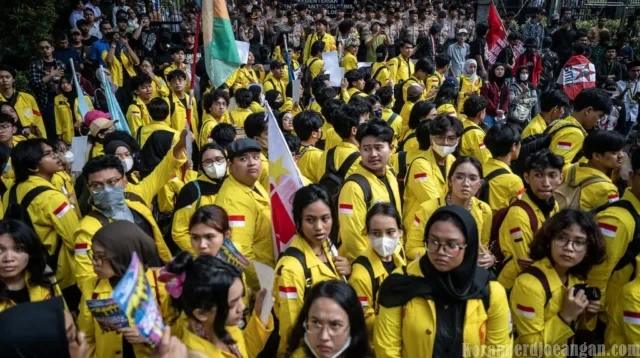 Mahasiswa Bersikeras ke Bundaran HI: Suara Kritik Tak Bisa Dibatasi