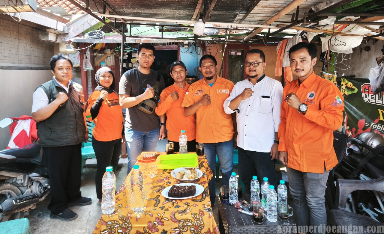 Perkuat Sinergi, Bawaslu Kota Cirebon Kunjungi Kantor ExCo Partai Buruh dalam Suasana Kekeluargaan