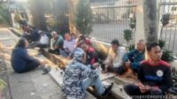 Ketua FSPMI Purwakarta Di Aksi Pengawalan Sidang UMSK Jabar: Penyelesaian Melalui Jalur Hukum Bukanlah Kemenangan yang Paling Ideal