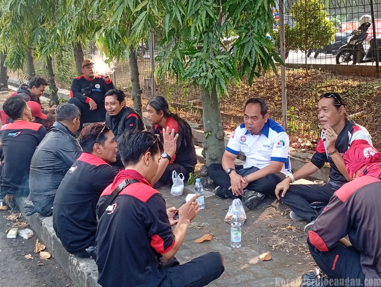 Sebelum Geruduk Kemendagri, Ketua DPW FSPMI Jawa Barat Sudah Bergerak Sejak Pagi Buta Demi Perjuangkan UMSK