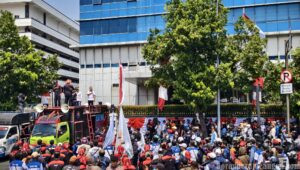 Ribuan Buruh Jawa Barat Datangi Kemendagri, Desak Mendagri Tegakkan Putusan PTUN UMSK 2026