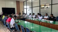 Perundingan Buntu, PT Solusi Bangun Indonesia Pabrik Tuban Tak Bisa Cuci Tangan dari Nasib Pekerja Alih Daya Perundingan Buntu, PT Solusi Bangun Indonesia Pabrik Tuban Tak Bisa Cuci Tangan dari Nasib Pekerja Alih Daya