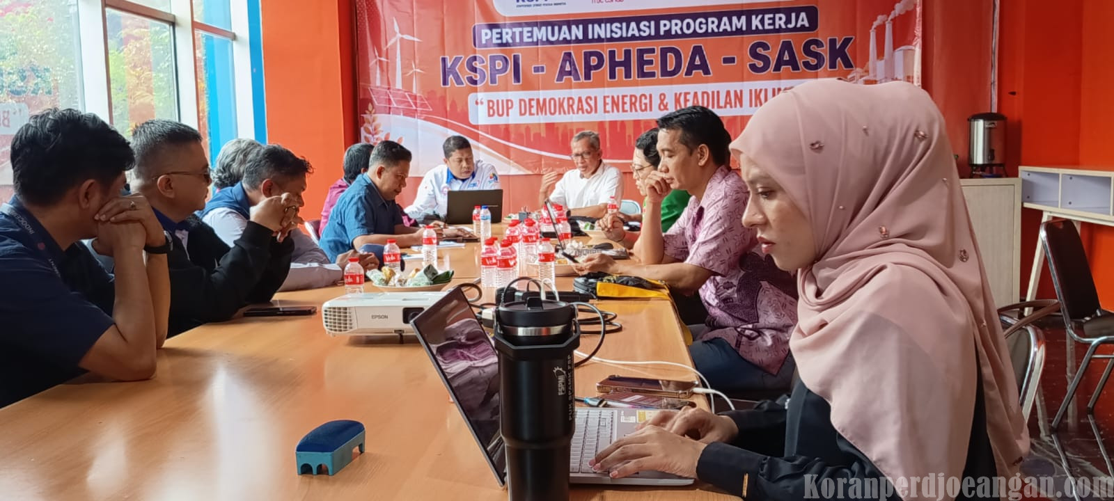 Sekjen KSPI Ramidi Buka Pertemuan Inisiasi Program Kerja KSPI–APHEDA–SASK, Buruh Tegaskan Peran Strategis dalam Transisi Energi Berkeadilan