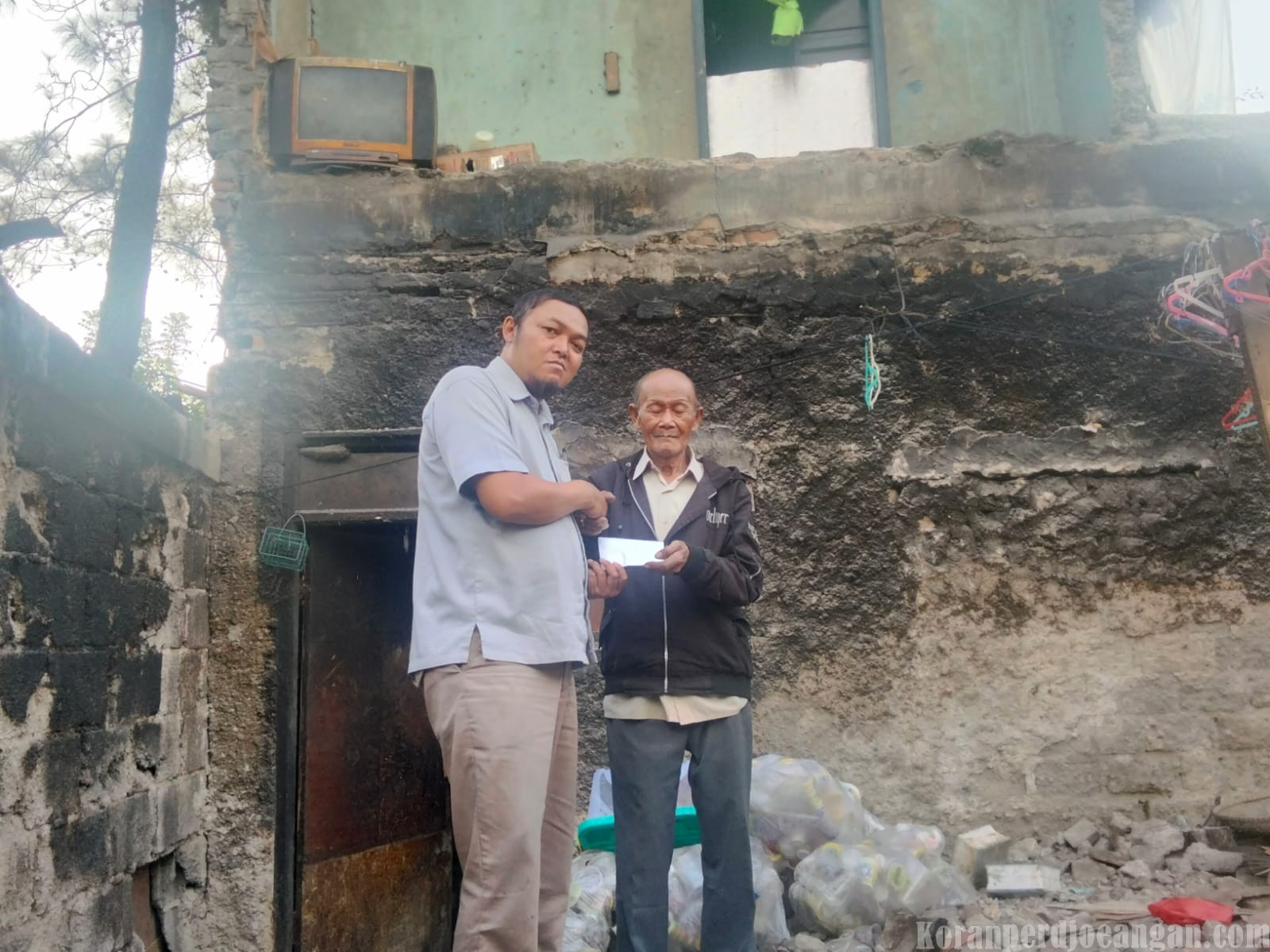 Solidaritas Tanpa Batas, Garda Metal FSPMI Salurkan Santunan Kemanusiaan untuk Keluarga Agung Made
