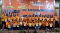 Ketua Exco Partai Buruh Jawa Barat Resmi Serahkan SK Pengurus Exco 23 Kecamatan Se-Kabupaten Bekasi