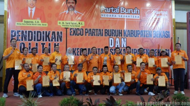 Ketua Exco Partai Buruh Jawa Barat Resmi Serahkan SK Pengurus Exco 23 Kecamatan Se-Kabupaten Bekasi