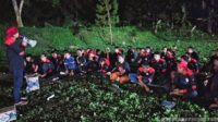 Momen Keakraban Dalam Jambore Garda Metal Cirebon Raya Berkonsolidasi di Malam Hari Momen Keakraban Dalam Jambore Garda Metal Cirebon Raya Berkonsolidasi di Malam Hari