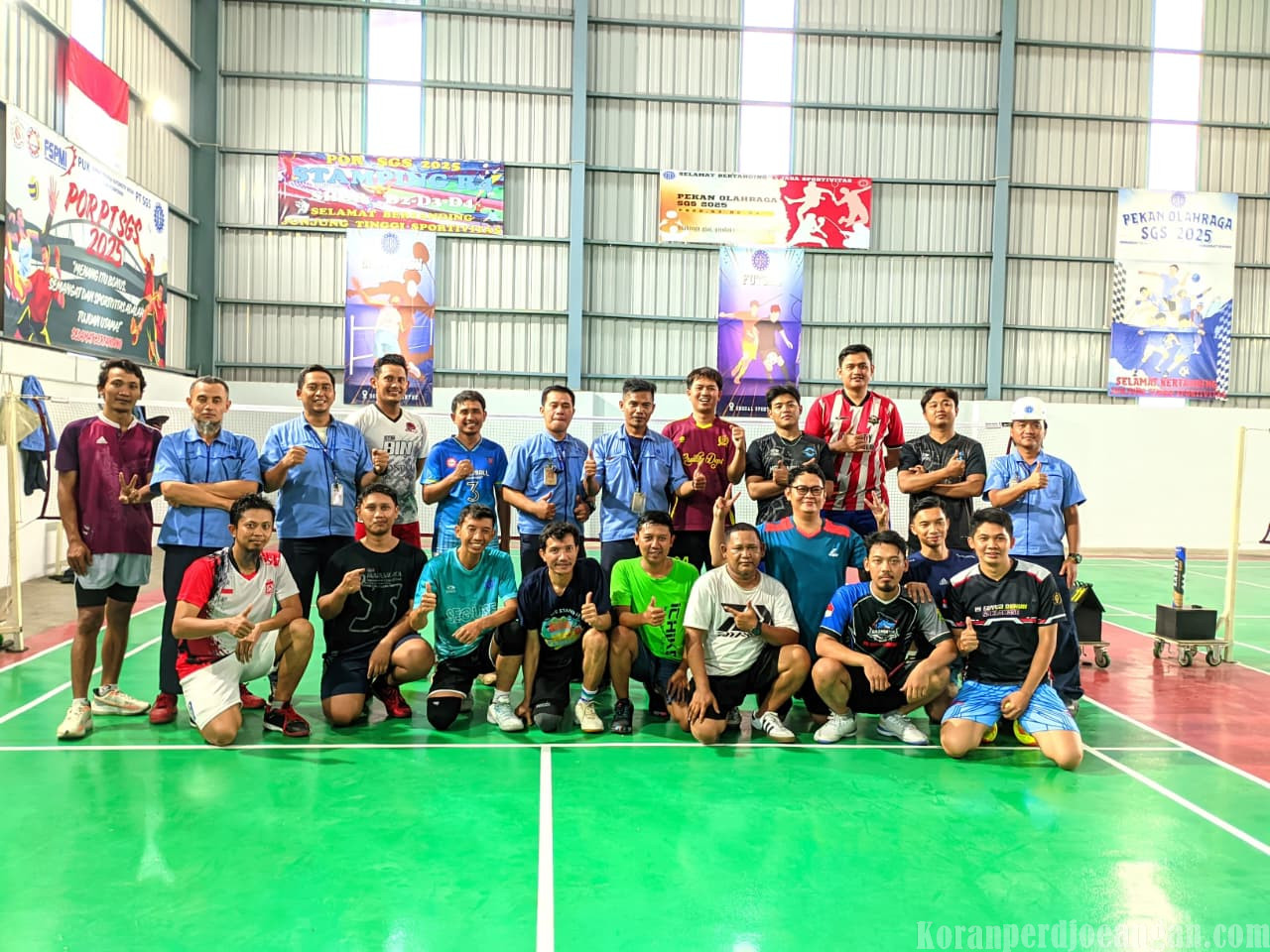 Dua Serikat Pekerja FSPMI Gelar Laga Persahabatan Badminton dan Voli