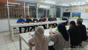 Menjalin Hubungan Industrial yang Harmonis, PUK SPAI-FSPMI PT Lee Tex Garment Indonesia Bersilaturahmi dengan Manajemen