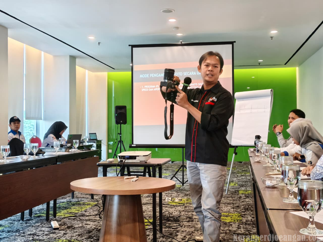 Dari Kamera hingga Pena, Serikat Pekerja SPEE FSPMI Omron Siapkan Generasi Media Organisasi