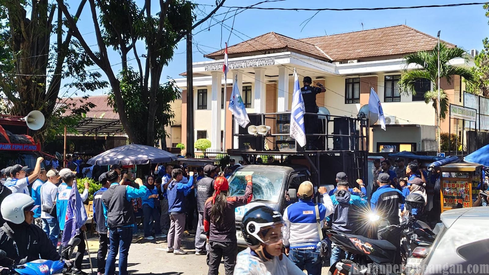 Perjuangan Buruh Jabar Berbuah Hasil, PTUN Batalkan SK Gubernur Soal UMSK 2026