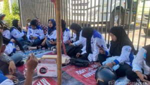 Srikandi SPDT FSPMI Sidoarjo Sambangi Tenda Perjuangan Pekerja PT Indojaya Raya Sejahtera: Salurkan Logistik Dan Tegaskan Komitmen Solidaritas