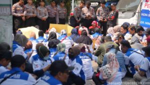 FSPMI Bacakan Tahlil untuk Disnaker Kabupaten Sidoarjo