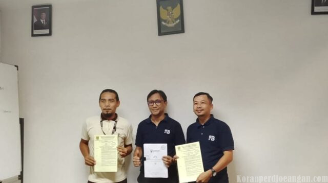 Kado Akhir Jabatan, Ketua PUK SPLP FSPMI PT Platinum Ceramic Industry Ahmad Hasanudin Sukses Rampungkan PKB