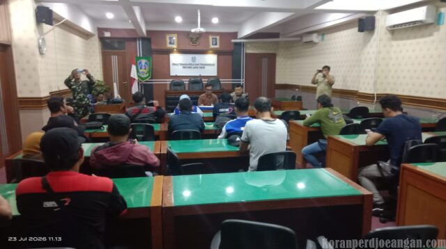 Buruh PT. Pakerin Demo Disnaker Jatim, Takkan Pulang Sebelum Surat Diterbitkan