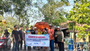 Serikat Pekerja SPAI FSPMI PT Uniplastindo Interbuana Gelar Bakti Sosial Salurkan Air Bersih di Bojongmangu