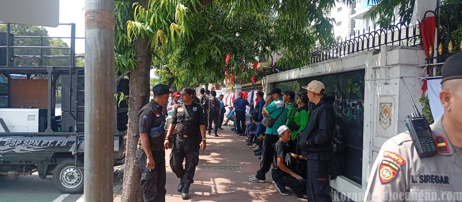 Ratusan Peserta Aksi Tiba di Kementerian Dalam Negeri, Sampaikan Empat Tuntutan