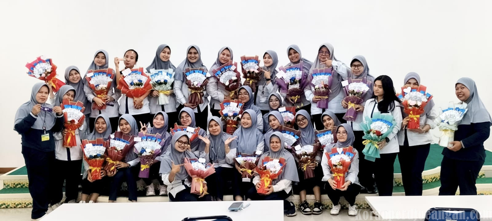 PUK SPEE FSPMI PT. PHC Indonesia Gelar Konsolidasi dan Pelatihan Membuat Buket