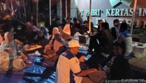 Silaturahmi PC SPAI FSPMI Gresik ke Tenda Juang PUK SPAI PT Pakerin, Kobarkan Semangat Perjuangan