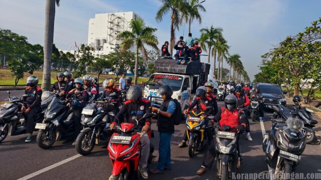 Ratusan Buruh EJIP Konvoi ke Gobel, Bergabung dengan Ribuan Buruh Bekasi Menuju Kemendagri