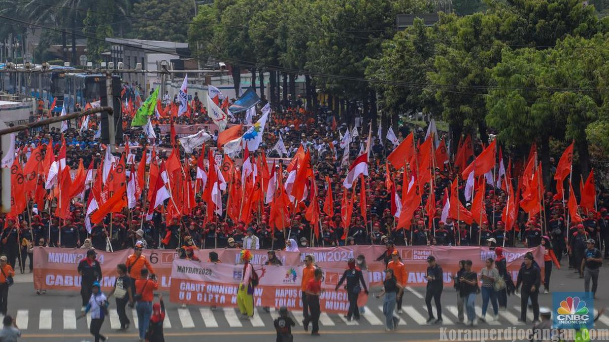 Paradoks Pujian Kepada Buruh: Pahlawan Sebelum Memberi Suara. Tumbal Setelah Pesta