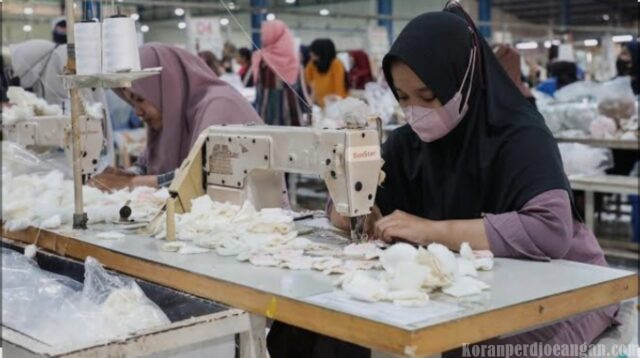 Mengkaji Arah Kebijakan Pemerintah terhadap Buruh 2021–2026, Benarkah Makin Pro Buruh?
