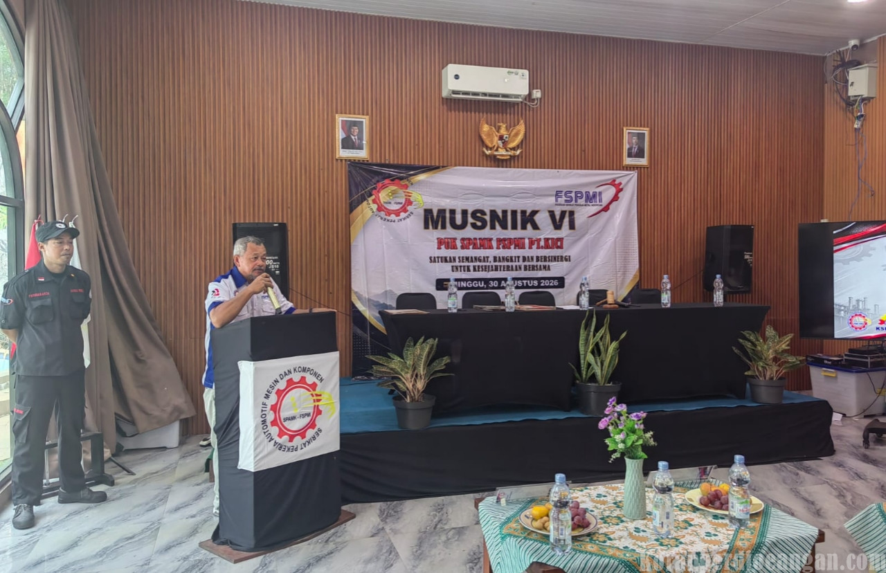 Perjuangan Pertama Dalam Aksi FSPMI Purwakarta, Fuad BM: Mendorong Pagar di PT KICI