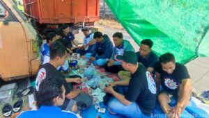 Solidaritas PUK SPDT FSPMI PT. Karunia Alam Segar Gresik Sambangi Tenda Perjuangan PT. Indo Jaya Raya Sejahtera