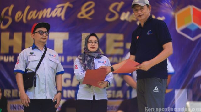 SK Karyawan Tetap Jadi Kado Istimewa di HUT ke-2 PUK SPLP FSPMI PT Kereta Rajasa Raya