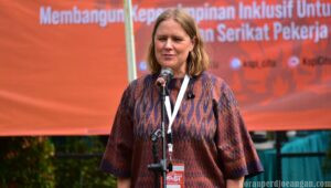 International Adviser Head Office DTDA Hadir dalam Pembukaan Leadership Camp Perempuan dan Pekerja Muda KSPI