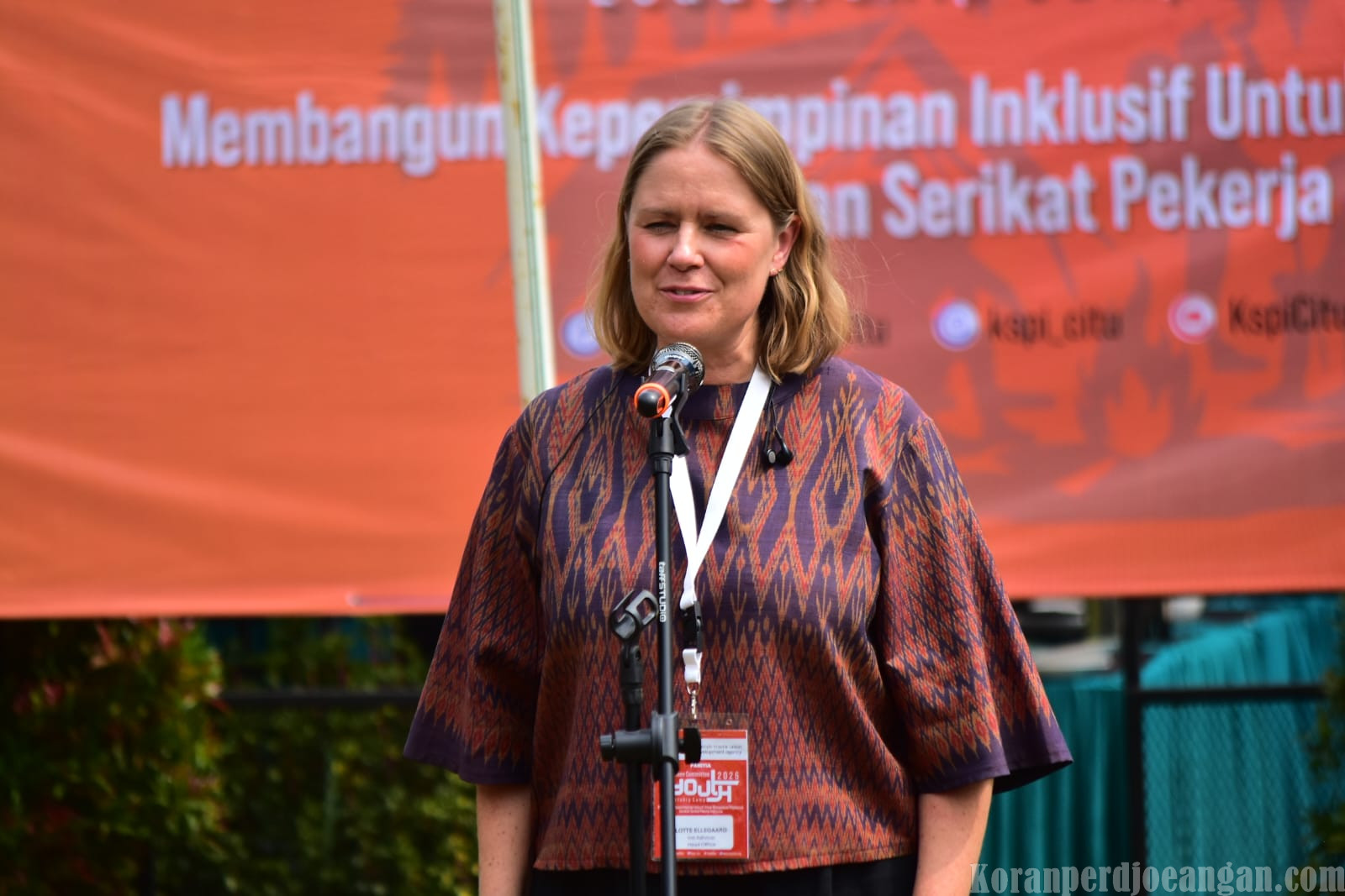 International Adviser Head Office DTDA Hadir dalam Pembukaan Leadership Camp Perempuan dan Pekerja Muda KSPI