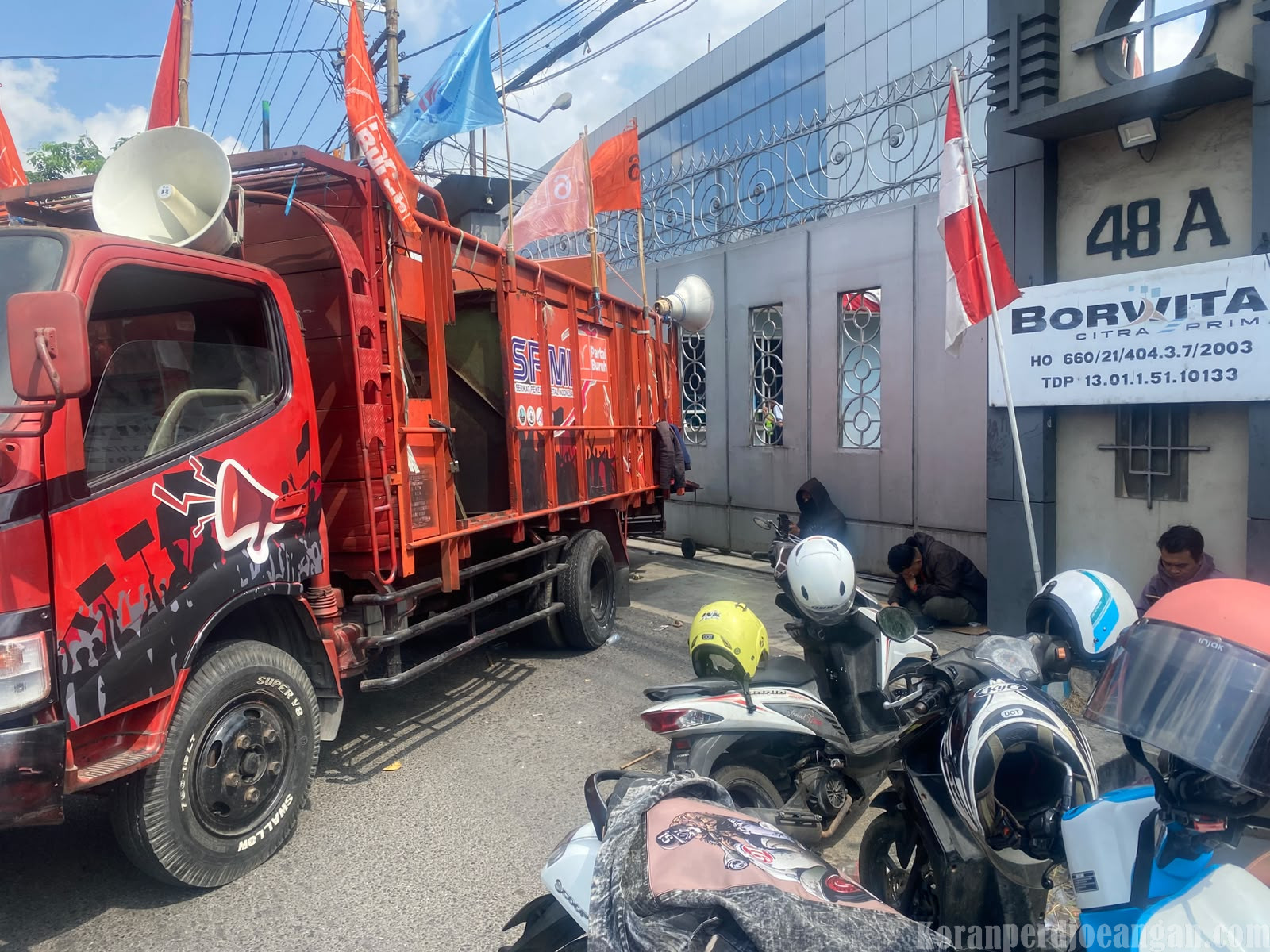 Aksi SPDT FSPMI Sidoarjo Berlanjut, Massa Siapkan Mogok Kerja di PT Borwita Citra Prima