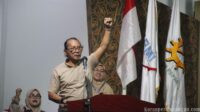 Taat Tanpa Syarat, Patuh Tanpa Tapi