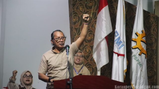 Taat Tanpa Syarat, Patuh Tanpa Tapi
