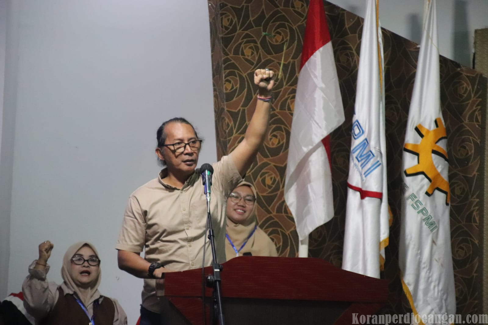 Taat Tanpa Syarat, Patuh Tanpa Tapi