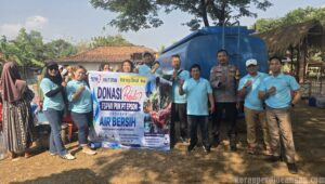PUK SPEE FSPMI PT. Indonesia Epson Industri Salurkan Donasi Air Bersih Untuk Warga Cibarusah